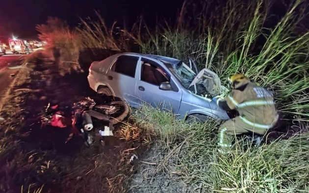 Homem morre após moto bater de frente com carro no Sul de Minas