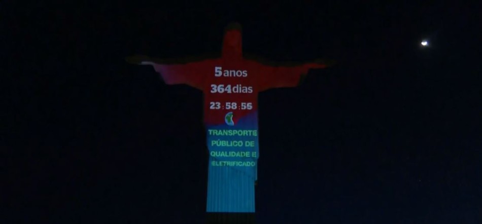 Contagem regressiva: ‘Relógio do Clima’ é projetado no Cristo Redentor