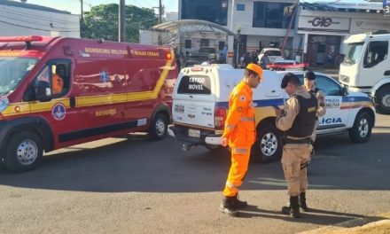 Criminosos roubam caminhonete e adolescente é atingido por tiro acidental durante fuga