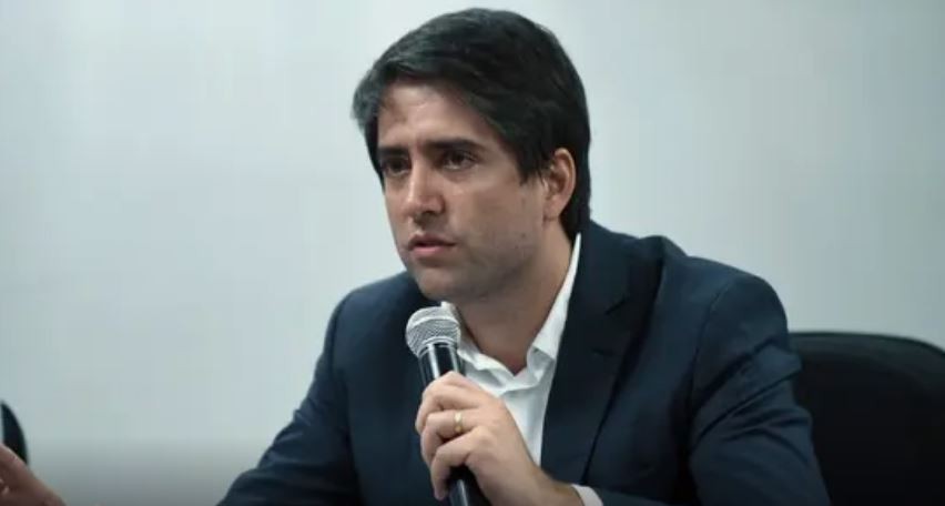 Vacina contra a dengue deve chegar ao SUS até final de 2025, diz secretário de Saúde de MG