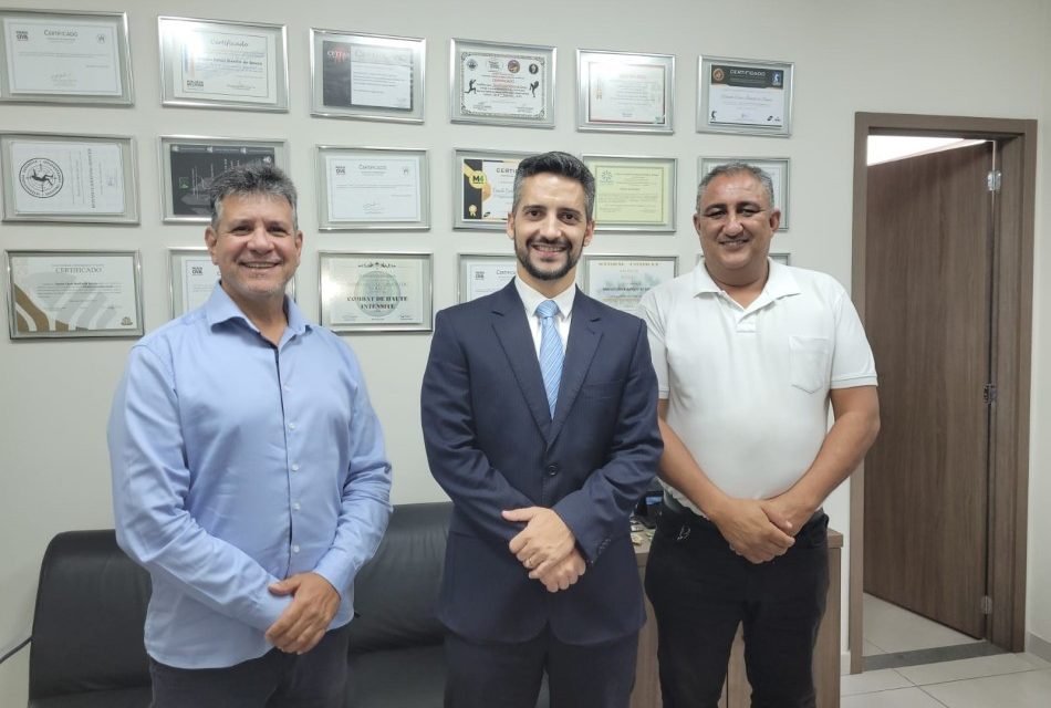 Delegado regional recebe visita de cortesia de vereadores