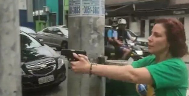 Zambelli pede Pix para poder pagar multas: ‘Situação não está fácil’