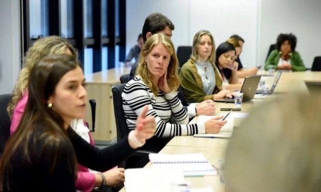 Lohanna defende valorização das Universidades Estaduais e Assistência Estudantil, durante Assembleia de Minas
