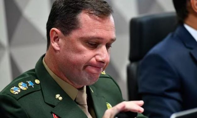 Exército formaliza afastamento de Mauro Cid das Forças Armadas