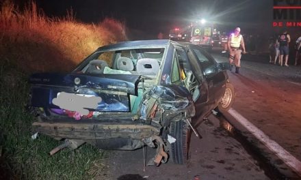 Acidente entre três carros deixa cinco pessoas feridas, dentre elas um bebê de 7 meses