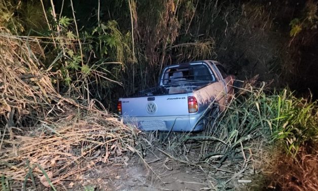 Motorista fica ferido após colidir contra carreta na BR-354, em Formiga