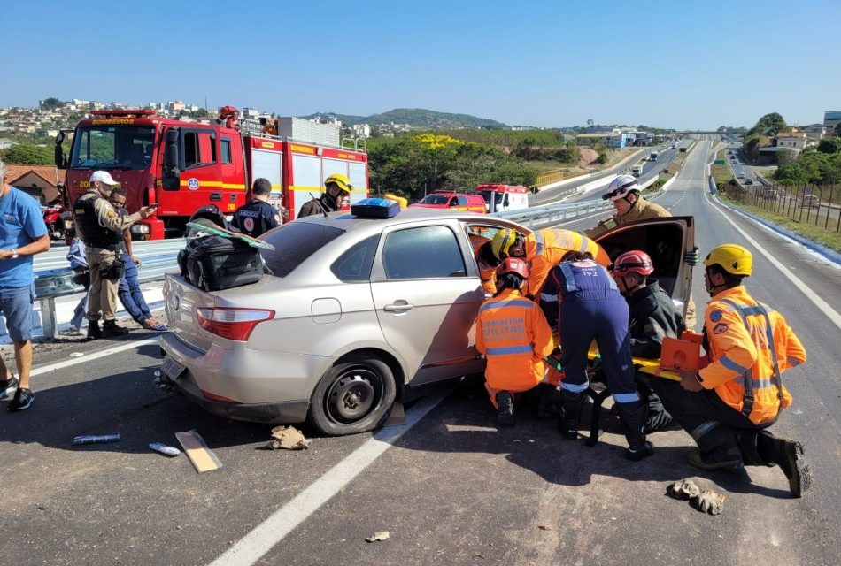 Acidente de trânsito é registrado na MG-050, em Divinópolis