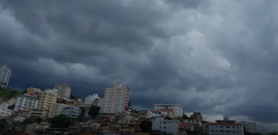 Formiga e mais 440 cidades de MG estão em alerta para chuvas intensas com ventania