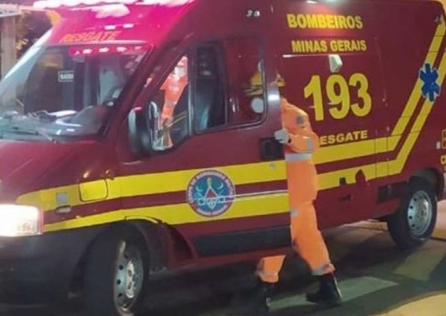 Área urbana não protegida de bambuzal pega fogo em Divinópolis