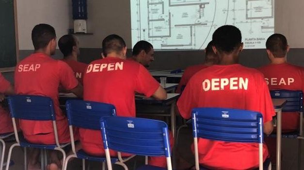 Número de detentos envolvidos em projetos de alfabetização cresce quase 90% em Minas Gerais