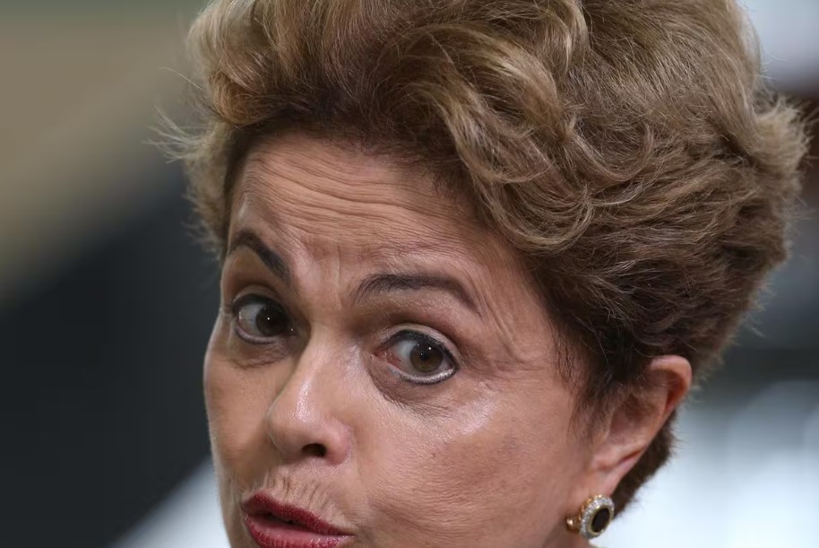 Dilma está internada em hospital da China após mal-estar, diz jornal brasileiro