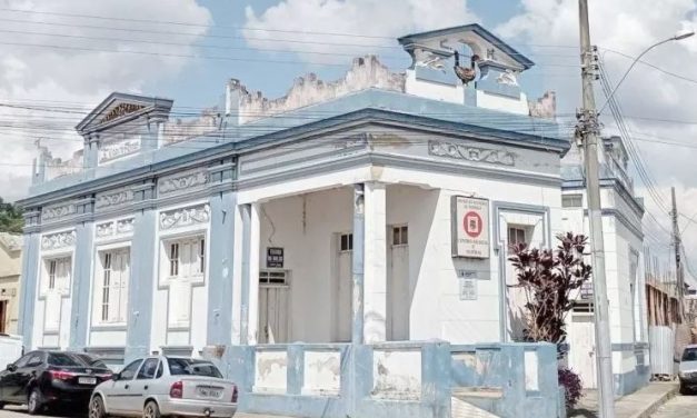 Poetas lançarão livro no dia 24 de setembro, na EMART