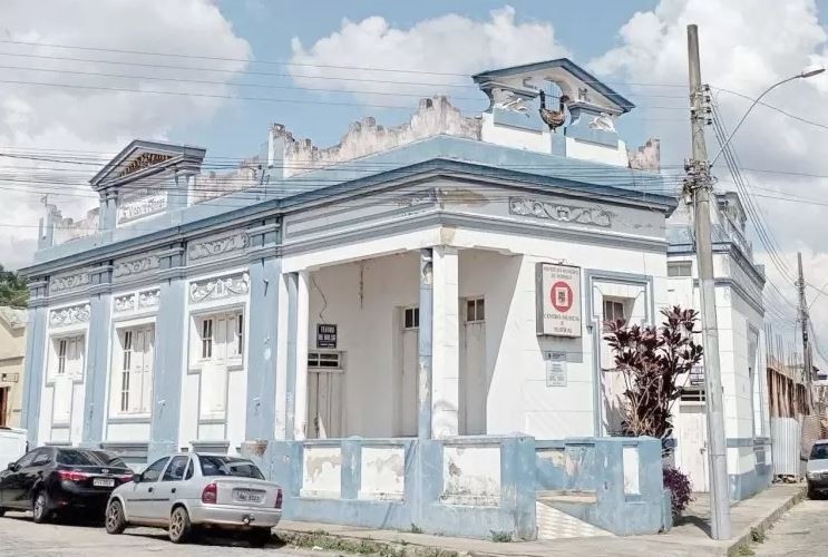 Poetas lançarão livro no dia 24 de setembro, na EMART