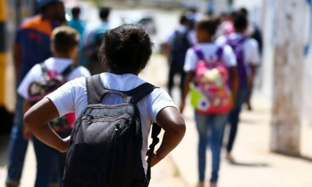 MEC quer estender Pé-de-Meia a todos do ensino médio da rede pública