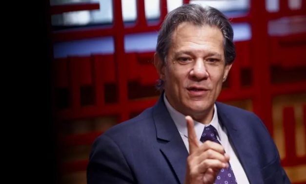 Casa de Fernando Haddad é invadida por bandidos enquanto ele dormia