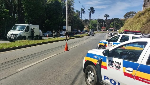 Jovem de 19 anos morre após moto colidir contra poste no Sul de Minas