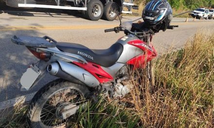 Motociclista fica gravemente ferido após colidir contra Kombi e caminhão, em São Gonçalo do Pará