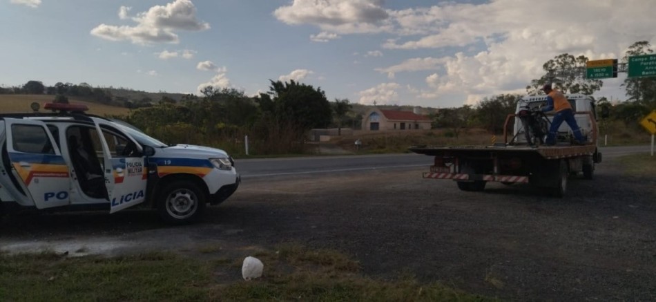 Motociclistas são presos em Formiga após serem flagrados ‘empinando’ motos