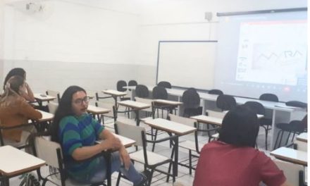 Professora do Unifor-MG apresentou palestra sobre preservação do patrimônio histórico e cultural