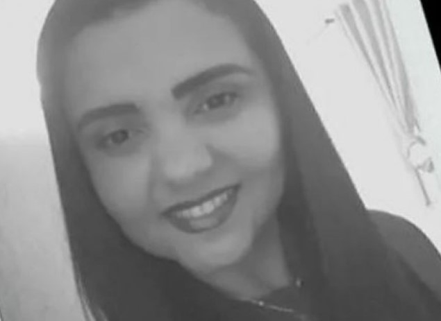Pedagoga morre após ser esfaqueada pelo ex na frente da mãe e do filho