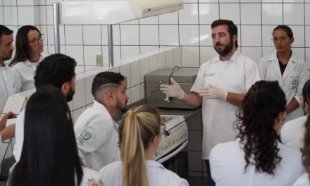 “Projeto de Qualidade do Leite”: Realizada aula inaugural no laboratório do Unifor-MG