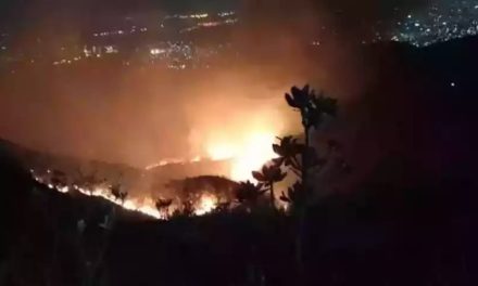 Traficantes ateiam fogo em corpo e incendeiam Serra do Rola-Moça