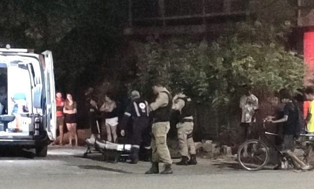 Samu socorre vítima de tentativa de homicídio, em Lagoa da Prata