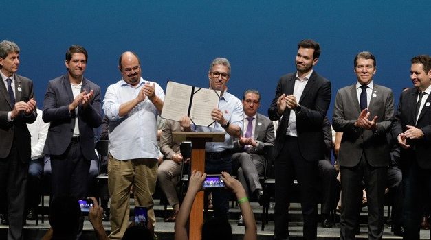 Governo de Minas cede autonomia às prefeituras para gestão de recursos da Saúde