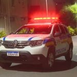 Caminhão é incendiado em Arcos