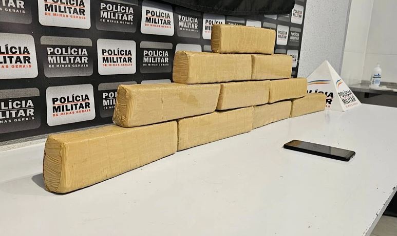 Polícia Militar apreende carregamento de drogas sentindo Itaúna
