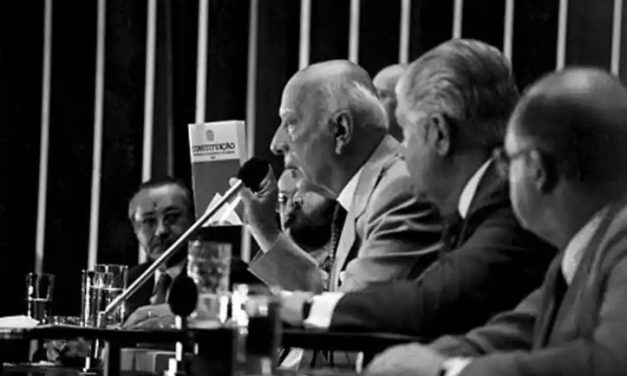 Constituição completa 35 anos; entenda carta que marcou transição da ditadura, saúde e educação