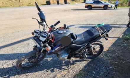 Jovem fica ferido após colisão entre moto e carro na MG-050, em Formiga