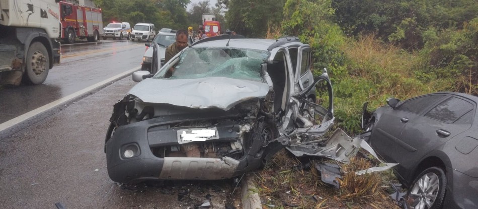 Acidente envolvendo três veículos deixa uma vítima fatal na BR-494, em Divinópolis