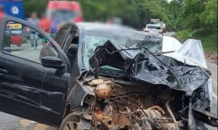 Acidente entre veículos deixa duas vítimas fatais e dois feridos em Nova Serrana