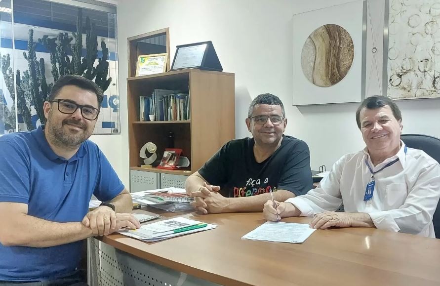 Banco Municipal de Alimentos e Unifor-MG renovam convênio do Projeto Horta Urbana