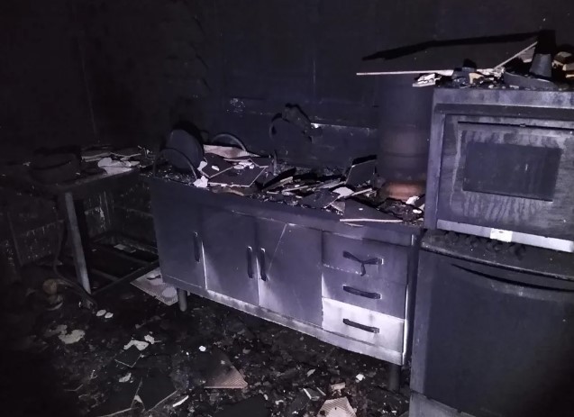 Fogo se espalha por casa após imóvel ser invadido no Sul de Minas
