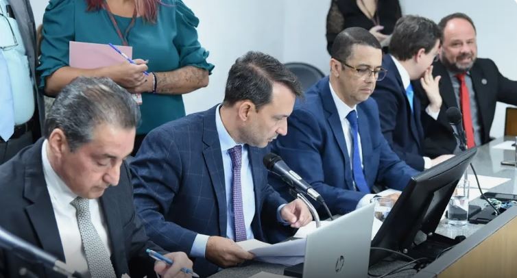 Comissão da Assembleia de Minas aprova plano de Recuperação Fiscal de Zema