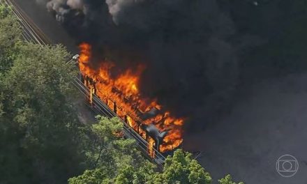 Zona Oeste tem 24 ônibus incendiados após sobrinho do miliciano Zinho ser morto pela polícia; BRT é interrompido