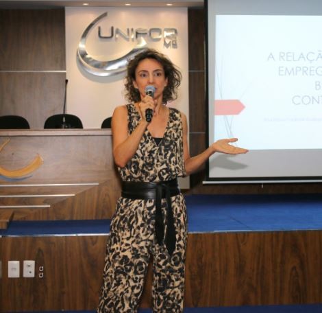 Alunos do Unifor-MG recebem palestra com tema “Relações de Trabalho e Emprego”
