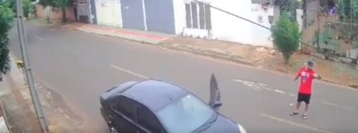 Fisiculturista é baleado por policial em briga por causa de manga