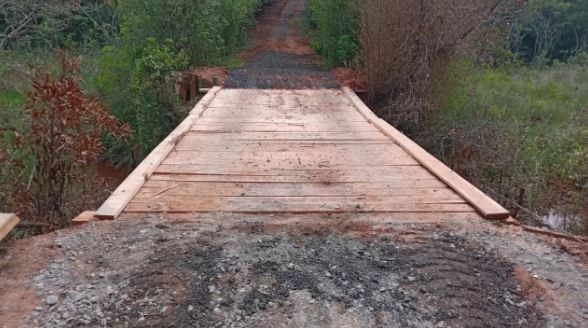 Concluída a reconstrução da ponte de acesso à Comunidade Lucianos