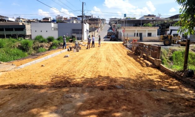 Calçamento da ponte na rua Val Paraíso, no Ramiro Batista, entra em fase final
