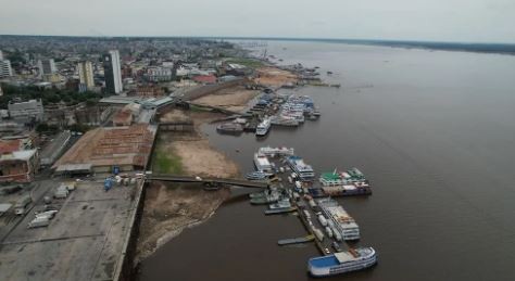 Após atingir seca recorde, Rio Negro estabiliza pela primeira vez em 131 dias de descida em Manaus