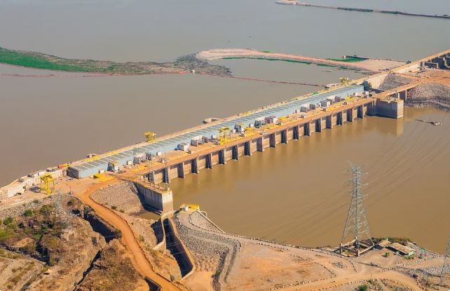 Seca histórica do rio Madeira paralisa operações em uma das maiores hidrelétricas do Brasil