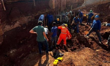 Três trabalhadores morrem soterrados em construção no Belvedere, em BH