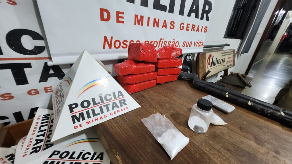 Três homens são presos por tráfico de drogas, em Arcos