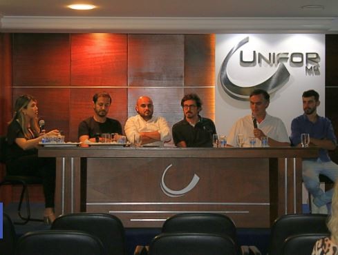 Alunos de engenharia civil do Unifor-MG participam de seminário