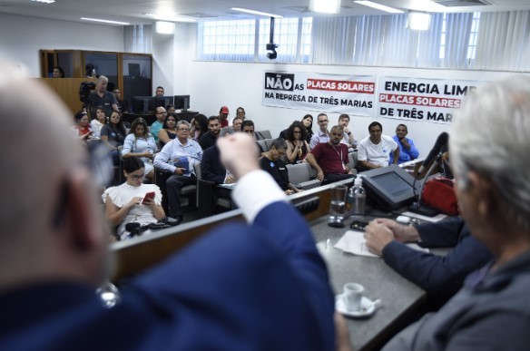 Lideranças repudiam instalação de placas solares no lago de Três Marias