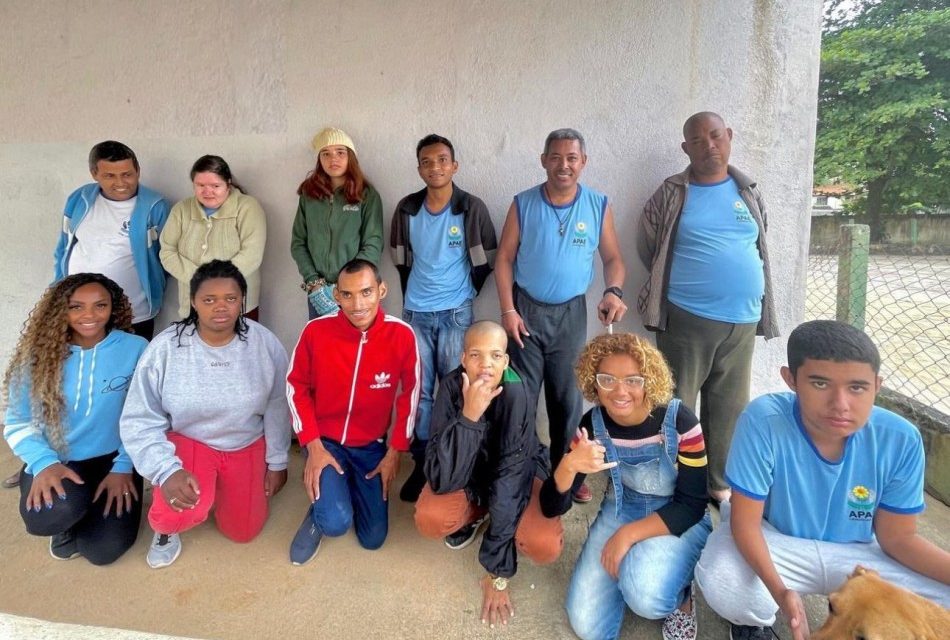 Oficina de dança é realizada na Apae em Candeias