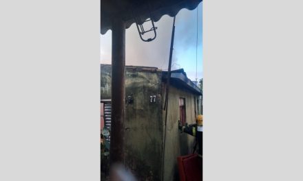Casa pega fogo na Vila São Vicente e mobiliza Corpo de Bombeiros